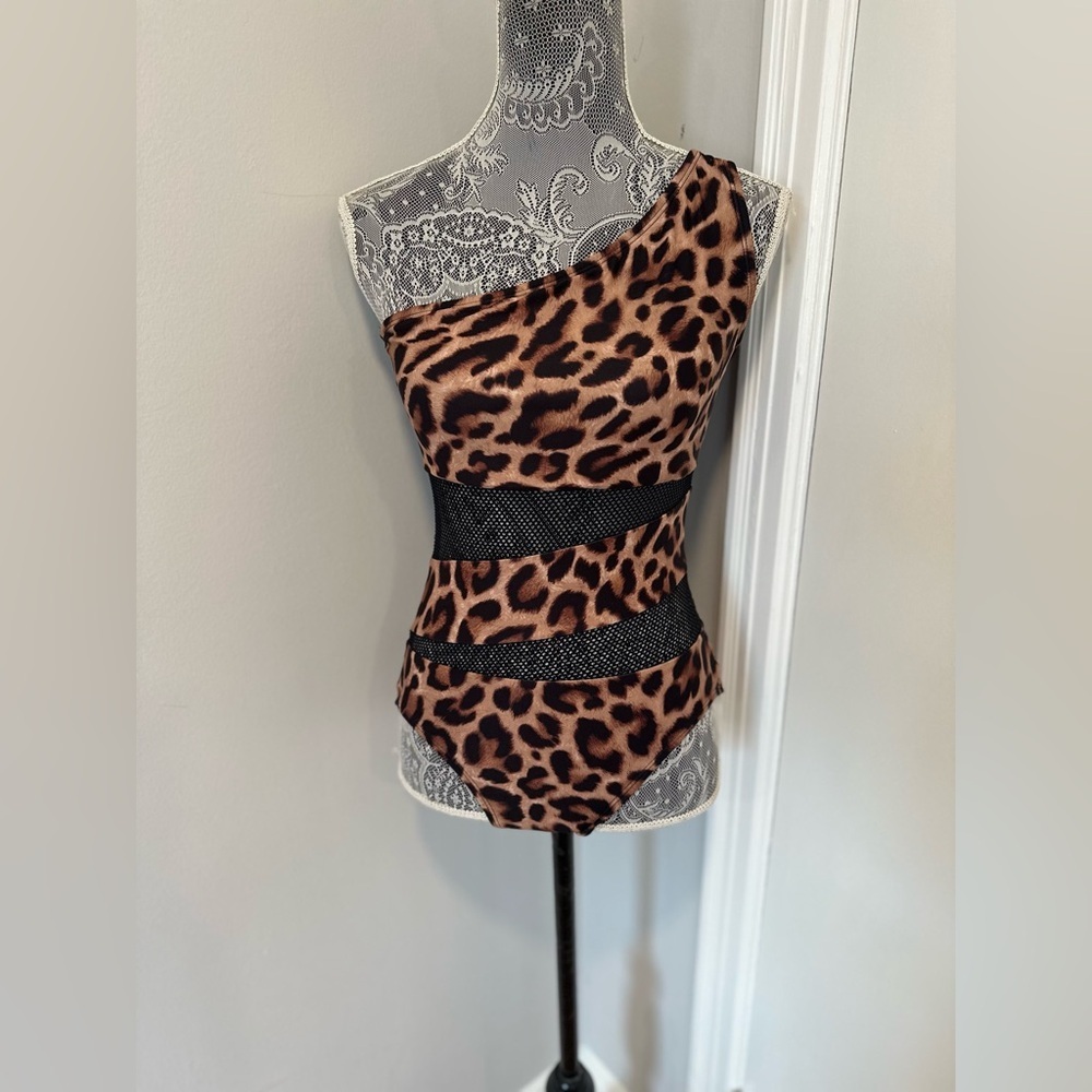 NWOT Carmen Marc Valvo One Piece Swimsuit Sz6 One Shoulder Leopard Print Mesh